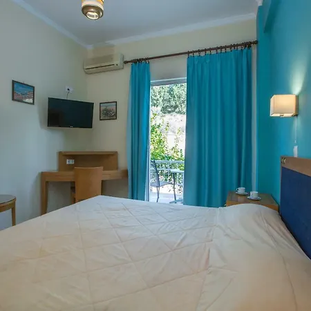 Tolon Beach Hotel 2*